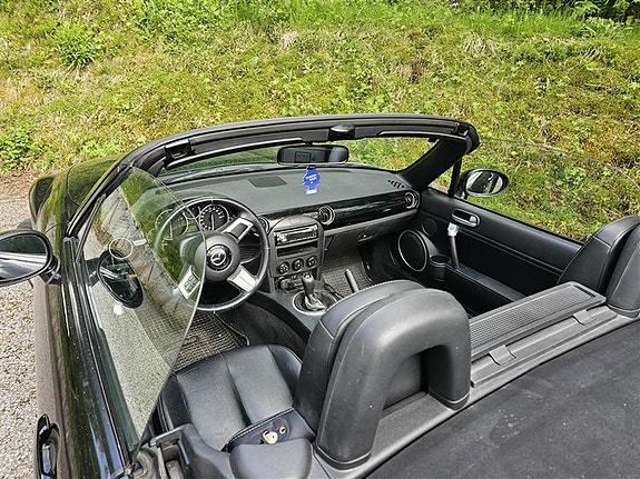 Mazda MX-5 13 of 26