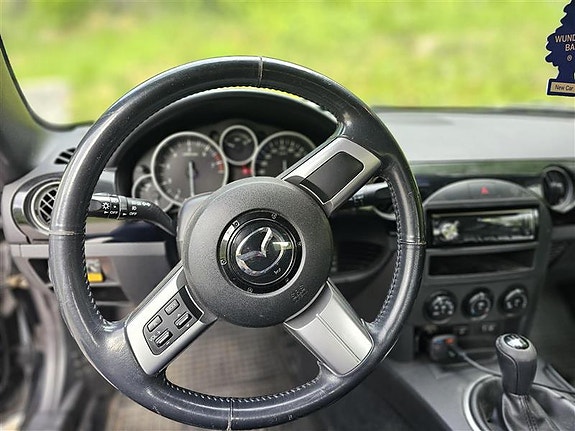 Mazda MX-5 22 of 26