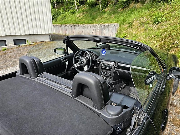 Mazda MX-5 9 of 26