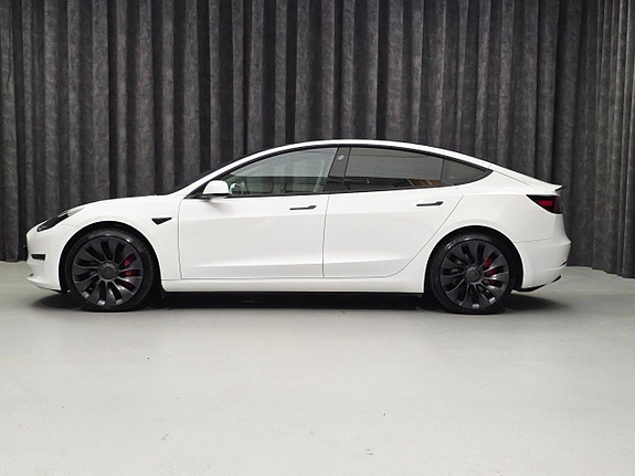 Tesla Model 3 4 of 5
