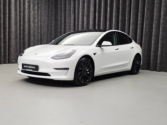 Tesla Model 3 3 of 5