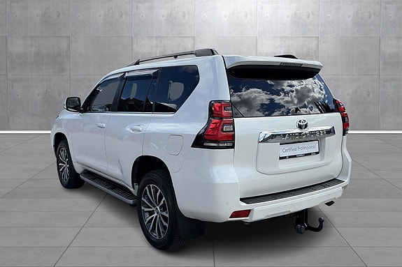 Toyota Land Cruiser 4 of 19