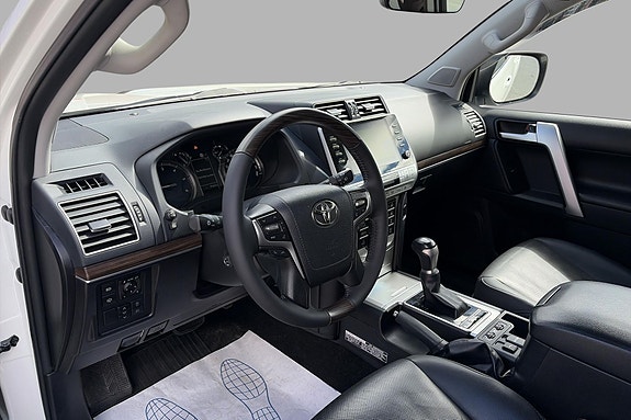 Toyota Land Cruiser 13 of 19