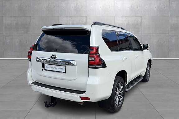 Toyota Land Cruiser 6 of 19