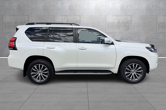Toyota Land Cruiser 7 of 19
