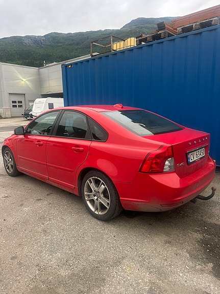 Volvo S40 3 of 5