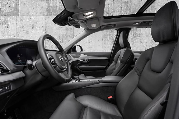 Volvo XC90 11 of 29