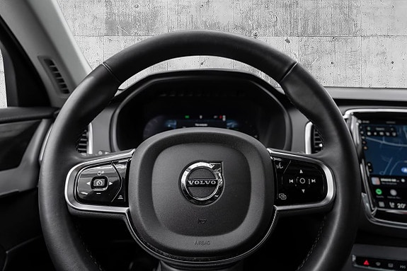 Volvo XC90 15 of 29
