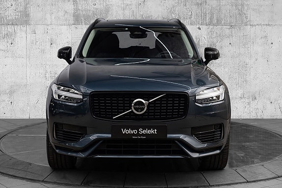 Volvo XC90 3 of 29