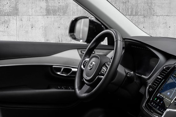 Volvo XC90 27 of 29