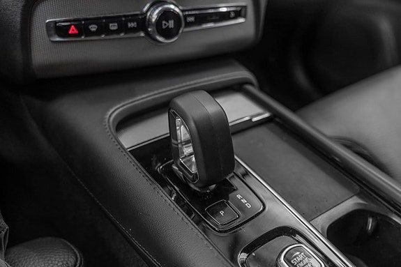 Volvo XC90 30 of 30