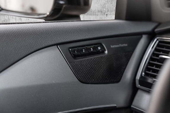 Volvo XC90 17 of 30