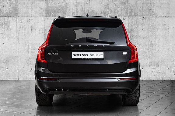 Volvo XC90 8 of 30