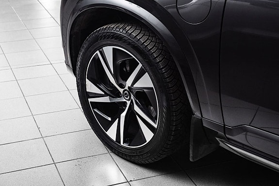 Volvo XC90 11 of 30