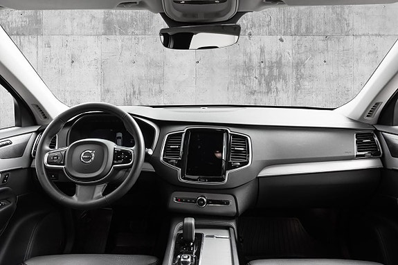 Volvo XC90 14 of 30