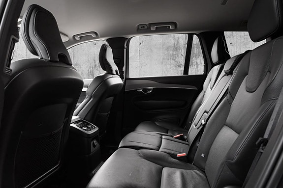 Volvo XC90 13 of 30