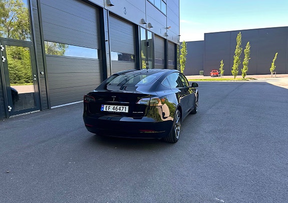 Tesla Model 3 5 of 5