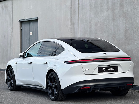 NIO ET5 10 of 30
