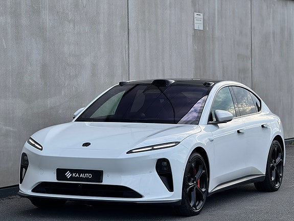 NIO ET5 9 of 30
