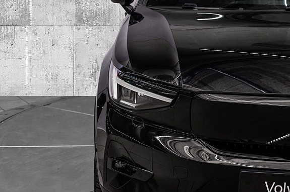 Volvo XC40 4 of 30