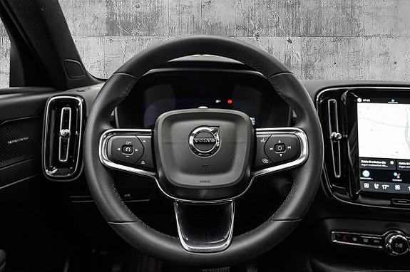 Volvo XC40 16 of 30