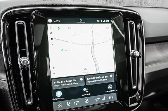Volvo XC40 19 of 30