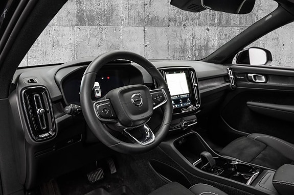 Volvo XC40 11 of 30