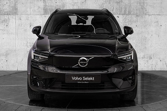 Volvo XC40 3 of 30