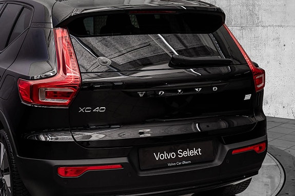 Volvo XC40 6 of 30