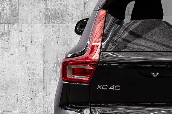 Volvo XC40 8 of 30