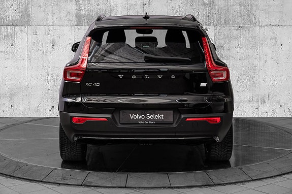 Volvo XC40 7 of 30