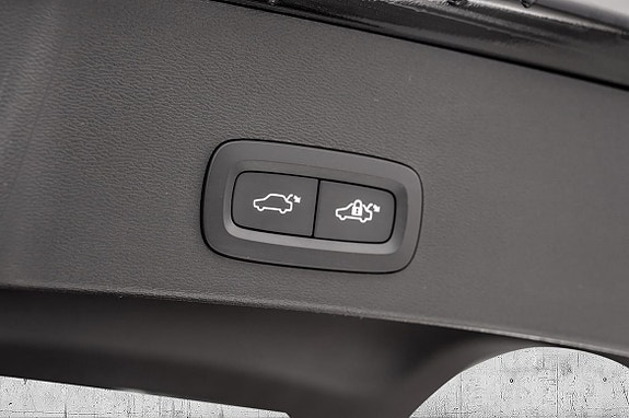 Volvo XC40 27 of 30