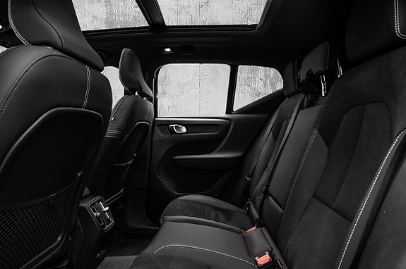 Volvo XC40 13 of 30