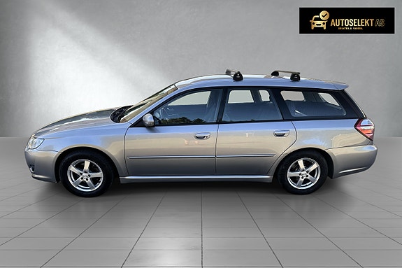 Subaru Legacy 4 of 5