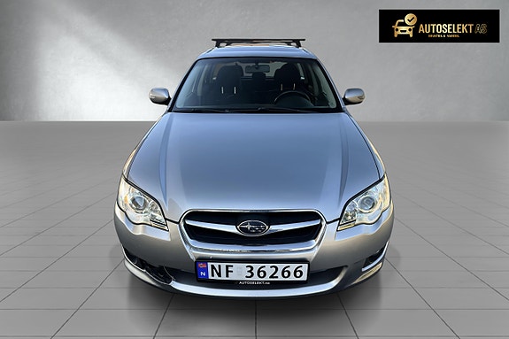 Subaru Legacy 2 of 5