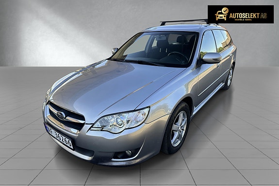 Subaru Legacy 3 of 5