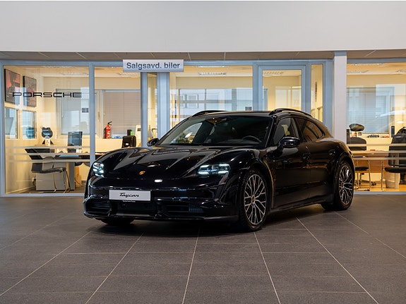 Porsche Taycan Cross Turismo 2 of 5