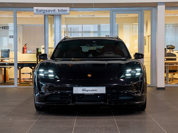 Porsche Taycan Cross Turismo 3 of 5
