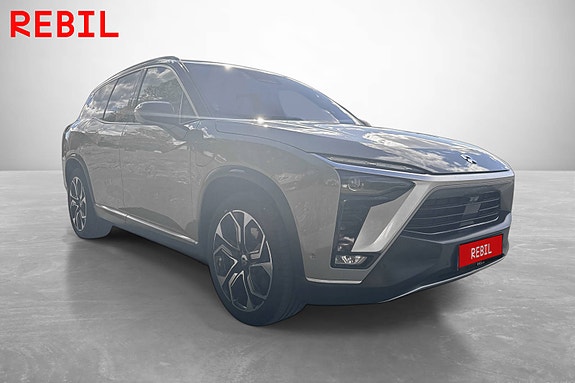 NIO ES8 3 of 5