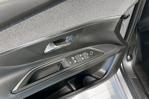 Peugeot 5008 5 of 5