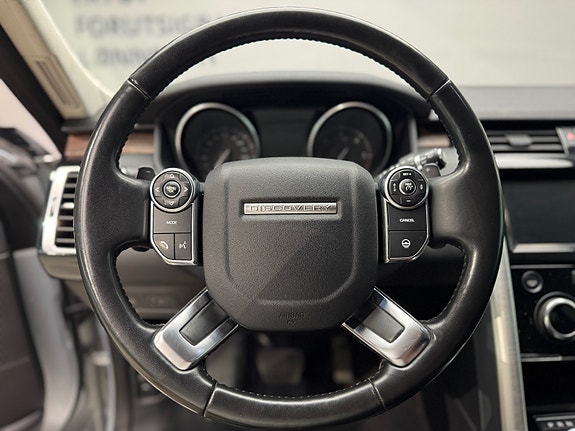 Land Rover Discovery 18 of 30