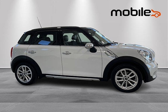 MINI Countryman Cooper 2 of 5