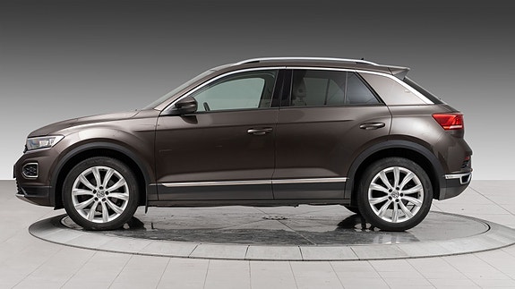 Volkswagen T-Roc 4 of 5
