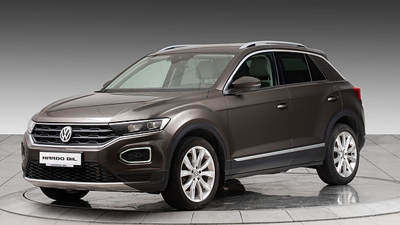 Volkswagen T-Roc 3 of 5