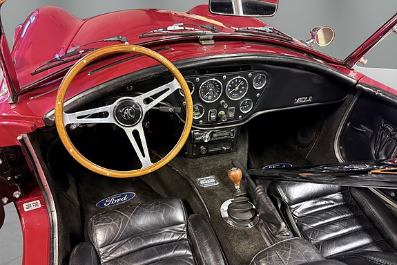 AC Cobra 16 of 30