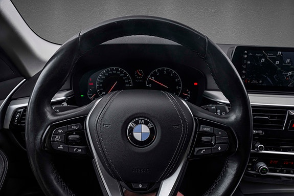BMW 530i 11 of 29