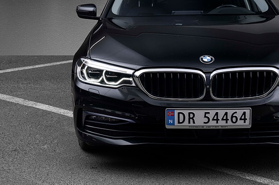 BMW 530i 4 of 29