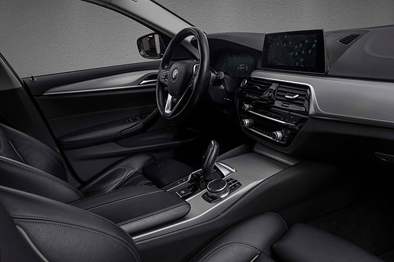 BMW 530i 25 of 29