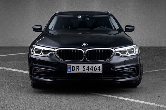 BMW 530i 3 of 29