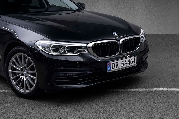 BMW 530i 2 of 29